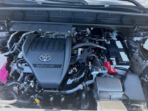 Used 2023 Toyota Highlander L FWD image 35