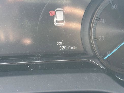 Used 2023 Toyota Venza Nightshade image 14