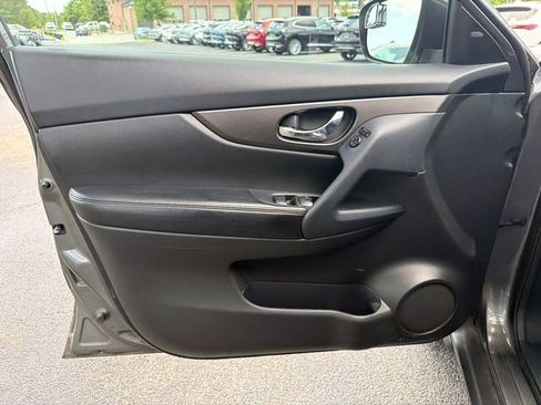 Used 2014 Nissan Rogue SV w/ SV Premium Package FWD image 10