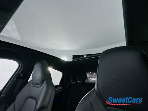 Used 2023 Porsche Cayenne Turbo image 38