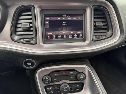 Used 2019 Dodge Challenger SXT image 34