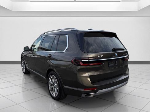 Used 2024 BMW X7 xDrive40i image 8
