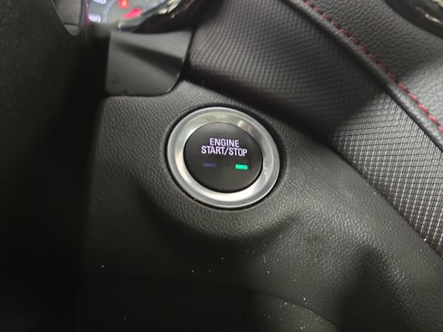 Certified 2022 Chevrolet Equinox RS w/ Infotainment Package image 26