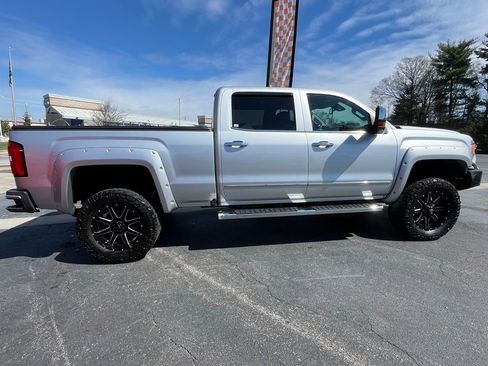 Used 2019 GMC Sierra 2500 Denali w/ Duramax Plus Package image 9