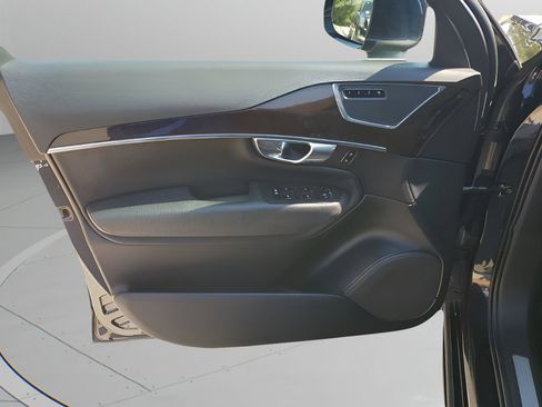 Used 2017 Volvo XC90 T5 Momentum w/ Vision Package image 23