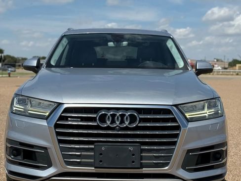 Used 2017 Audi Q7 3.0T Prestige image 2