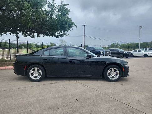 Used 2023 Dodge Charger SXT RWD image 2