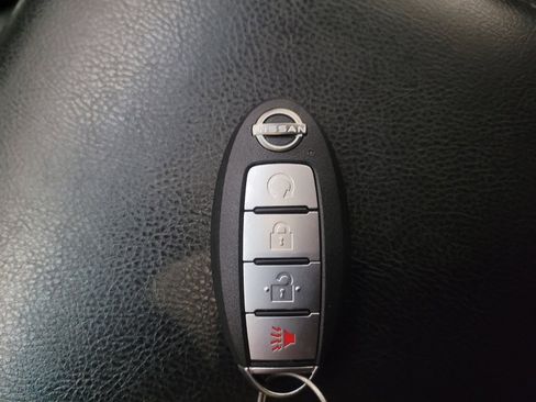 Used 2019 Nissan Pathfinder SV image 32