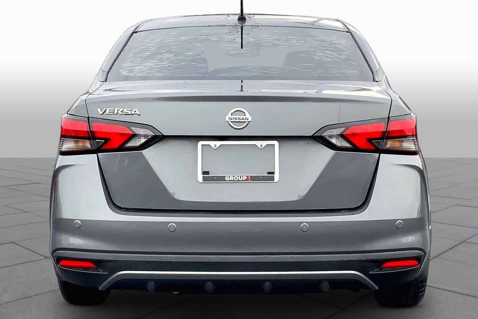 Used 2021 Nissan Versa S FWD image 5