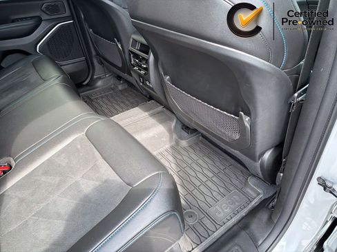 Certified 2022 Jeep Grand Cherokee Trailhawk AWD/4WD image 33