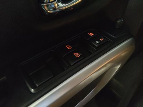 Used 2016 Nissan Titan PRO-4X w/ Pro-4x Convenience Package image 27