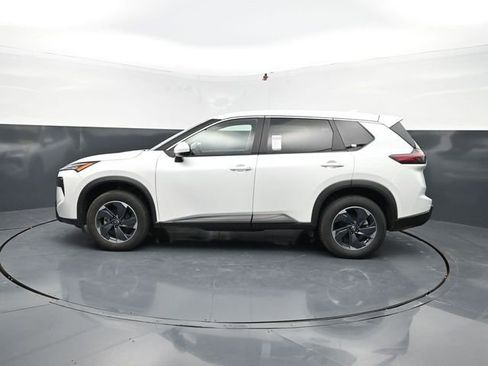 Used 2024 Nissan Rogue SV FWD image 4