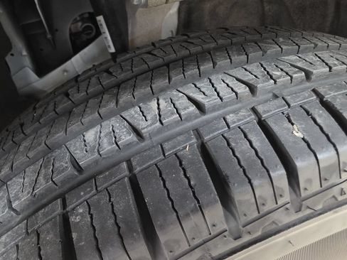 Used 2024 Jeep Grand Cherokee Laredo AWD/4WD image 25