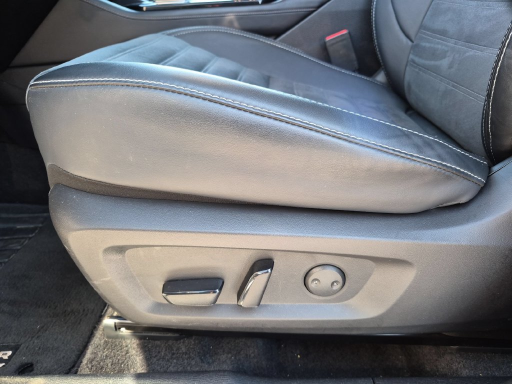Used 2025 Mitsubishi Outlander SE AWD/4WD image 14