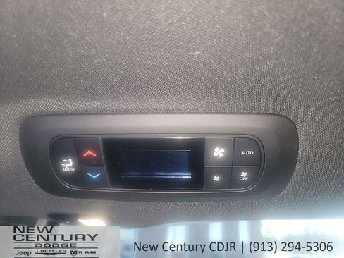 New 2026 Chrysler Pacifica Limited w/ Uconnect Theater Family Group AWD/4WD image 21