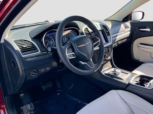 Certified 2023 Chrysler 300 Touring L w/ Comfort Group image 9