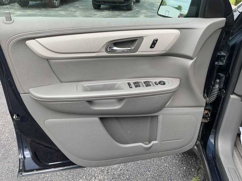 Used 2017 Chevrolet Traverse LS AWD/4WD image 20