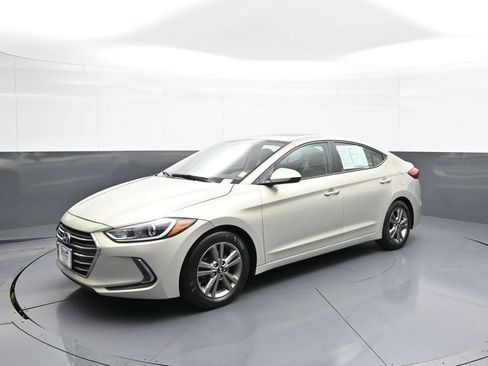 Used 2017 Hyundai Elantra Value Edition w/ Cargo Package FWD image 10