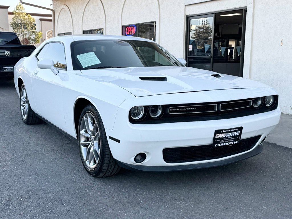 Used 2016 Dodge Challenger SXT w/ Super Sport Group (SS/T) RWD image 1