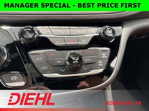 New 2026 Chrysler Pacifica Pinnacle image 38