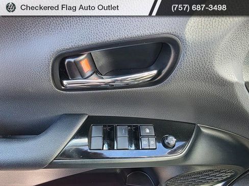 Used 2022 Toyota Prius XLE image 21