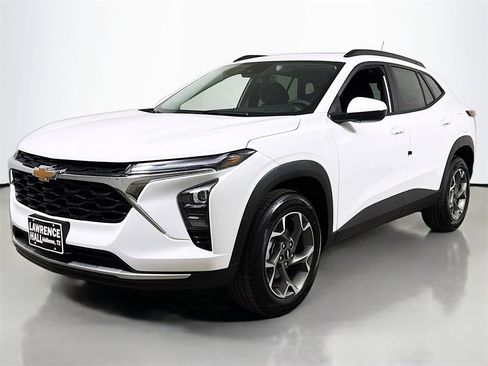 New 2026 Chevrolet Trax LT w/ Sunroof Package image 1