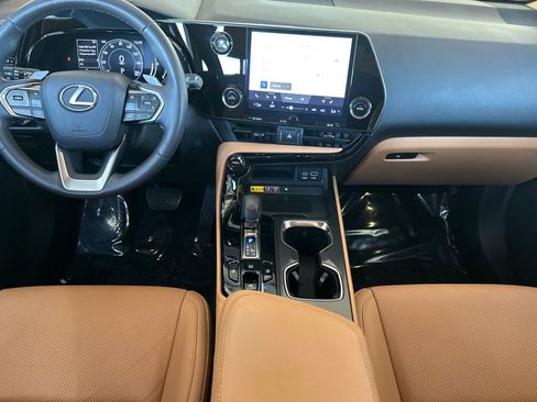 Used 2024 Lexus NX 250 FWD image 16