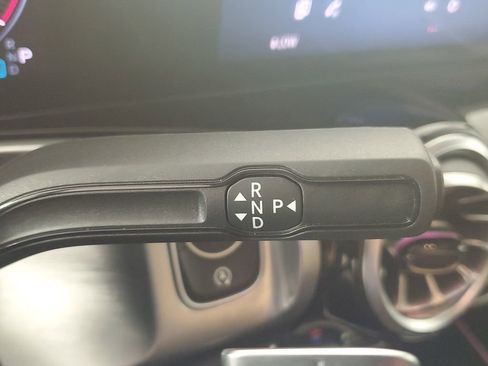 Used 2024 Mercedes-Benz GLB 250 image 20