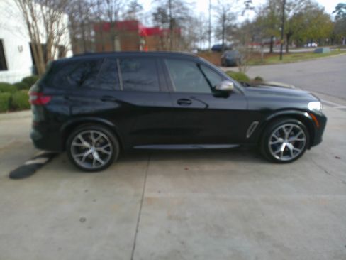 Used 2020 BMW X5 M50i w/ Executive Package image 18