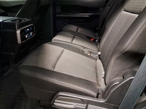 Used 2019 Ford Expedition XLT image 12