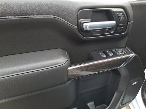 Used 2021 Chevrolet Silverado 1500 LTZ image 12