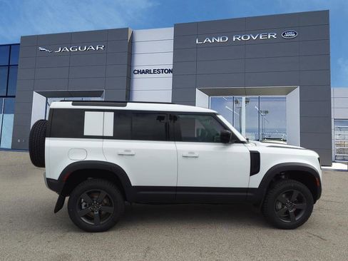 Used 2025 Land Rover Defender 110 S image 6