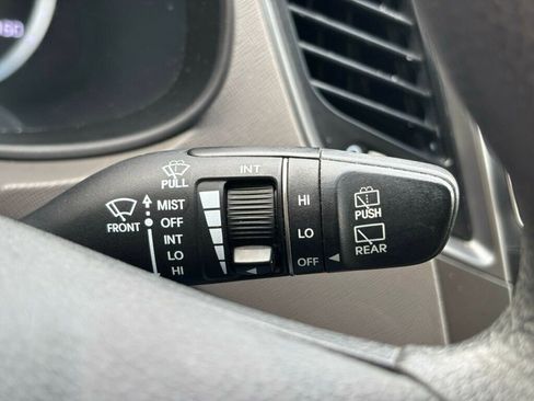 Used 2017 Hyundai Santa Fe Sport FWD image 28