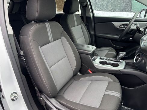 Used 2025 Chevrolet Blazer LT FWD image 37