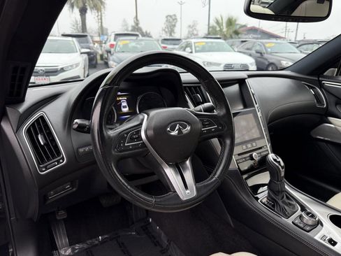 Used 2017 INFINITI Q60 3.0t RWD image 17