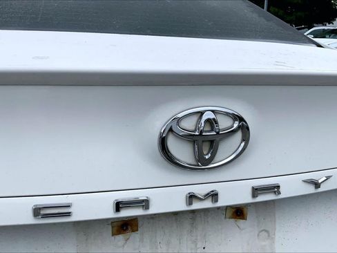 Used 2018 Toyota Camry SE FWD image 10
