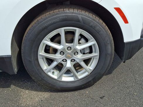 Used 2024 Chevrolet Equinox LT image 9