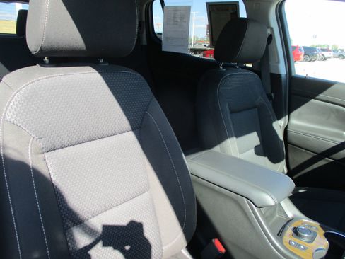 Used 2023 GMC Acadia SLE w/ Driver Convenience Package image 43