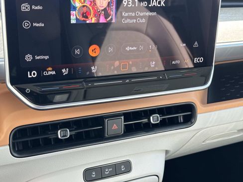 New 2025 Volkswagen ID. Buzz 1st Edition image 26