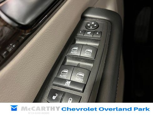 Used 2023 Chrysler Pacifica Limited image 16