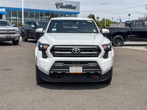 Used 2025 Toyota Tacoma SR5 AWD/4WD image 6