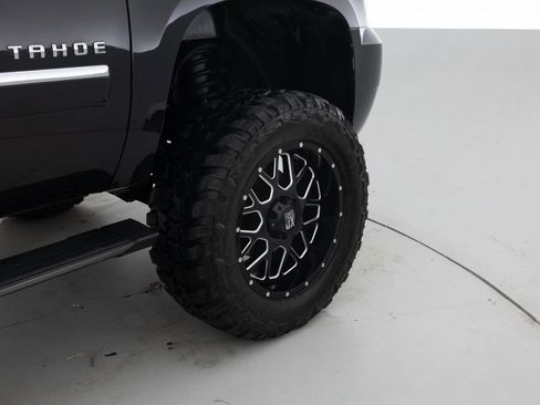 Used 2011 Chevrolet Tahoe LTZ AWD/4WD image 19