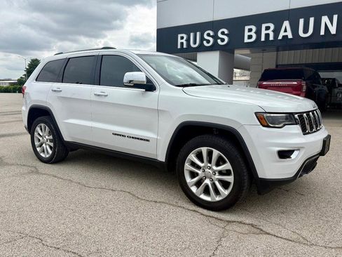 Used 2017 Jeep Grand Cherokee Limited w/ Luxury Group II AWD/4WD image 2