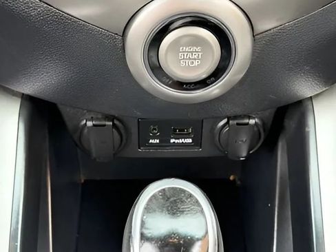 Used 2013 Hyundai Veloster w/ Style Pkg image 34