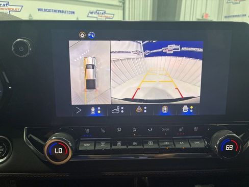 Used 2026 Chevrolet Colorado Z71 w/ Technology Package AWD/4WD image 39