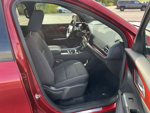 Used 2024 Chevrolet Traverse Z71 w/ Enhanced Driving Package image 19