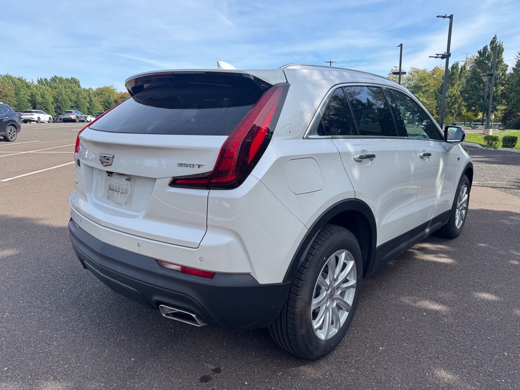 Used 2022 Cadillac XT4 Luxury w/ Cold Weather Package AWD/4WD image 4