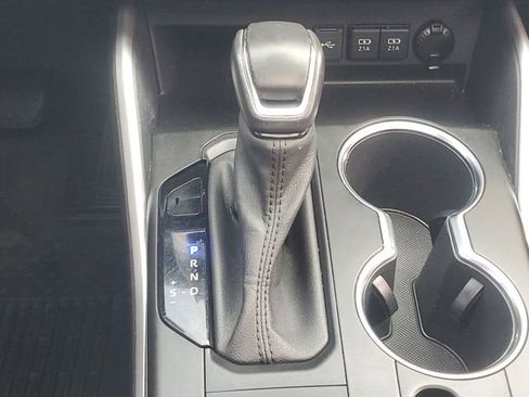 Used 2021 Toyota Highlander XLE image 35