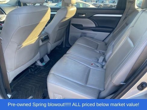 Used 2015 Toyota Highlander XLE FWD image 18