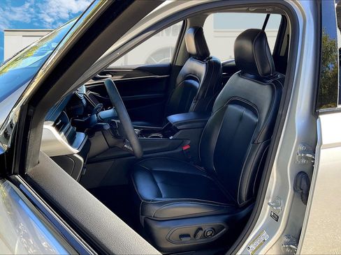 Certified 2023 Jeep Grand Cherokee Limited image 21